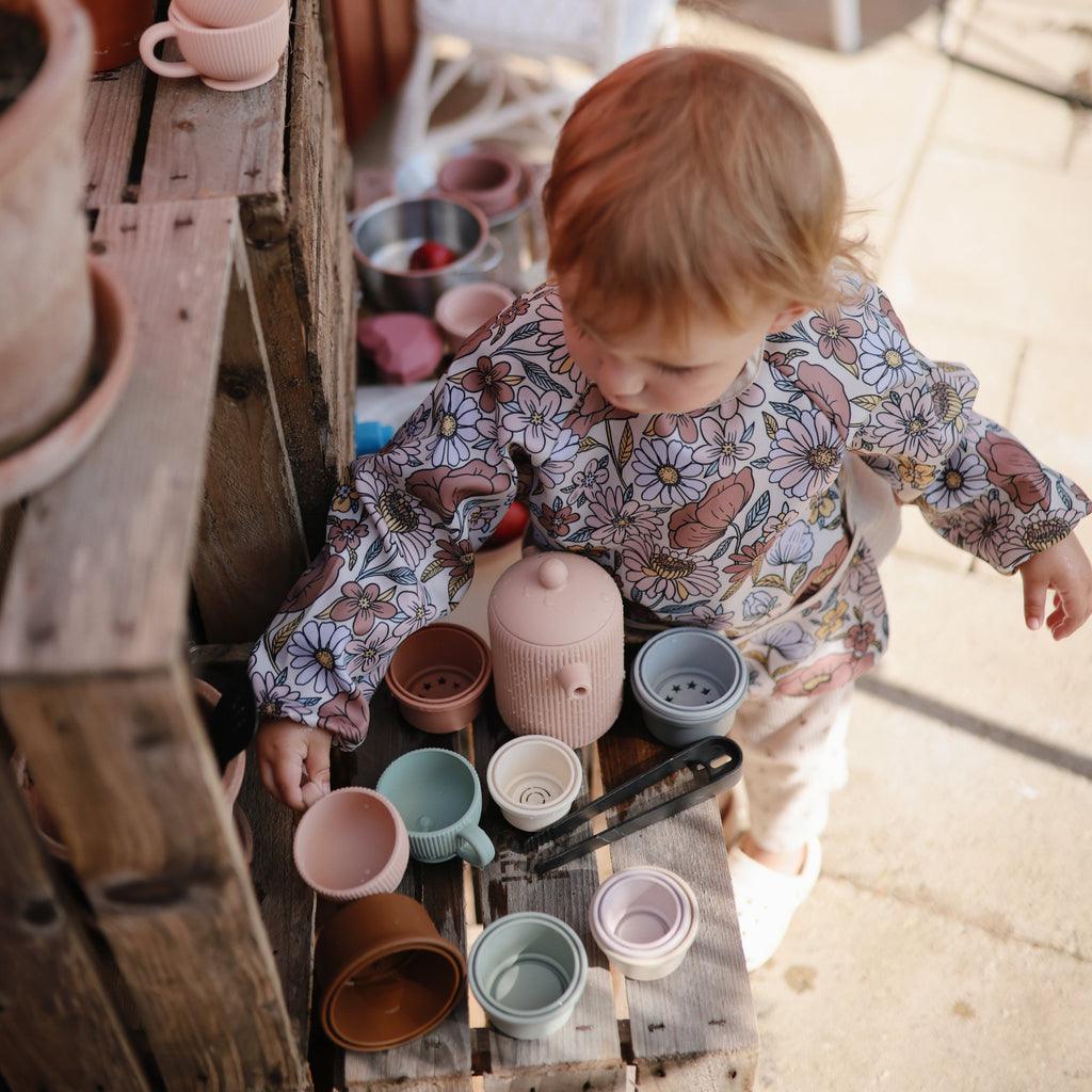 Mushie Long Sleeve Bib | Playroom Avenue