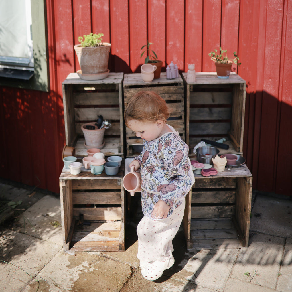 Mushie Long Sleeve Bib | Playroom Avenue