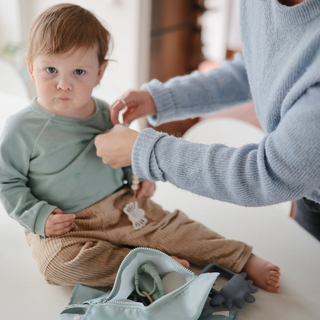 Mushie FRIGG Baby's First Pacifier Floral Heart (Cream) 4-Pack | Playroom Avenue