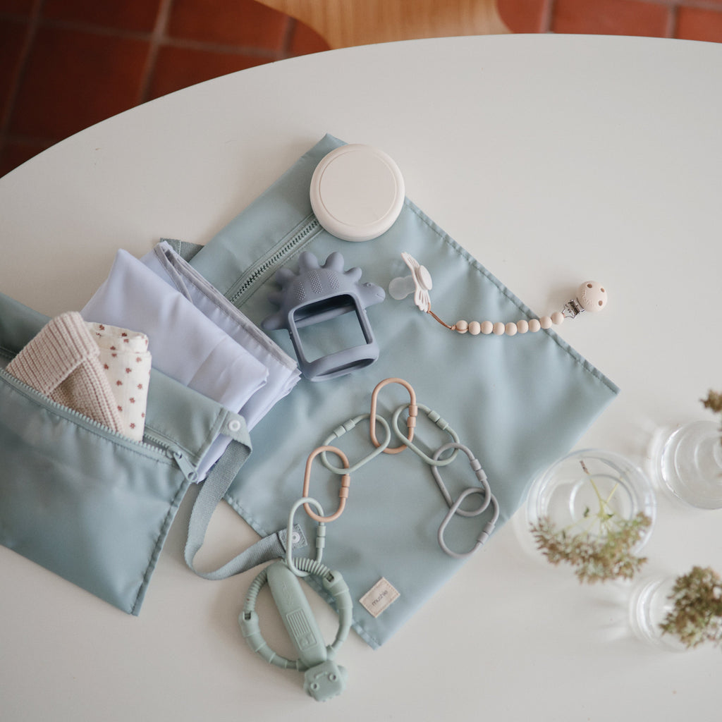 Mushie FRIGG Baby's First Pacifier Floral Heart (Cream) 4-Pack | Playroom Avenue