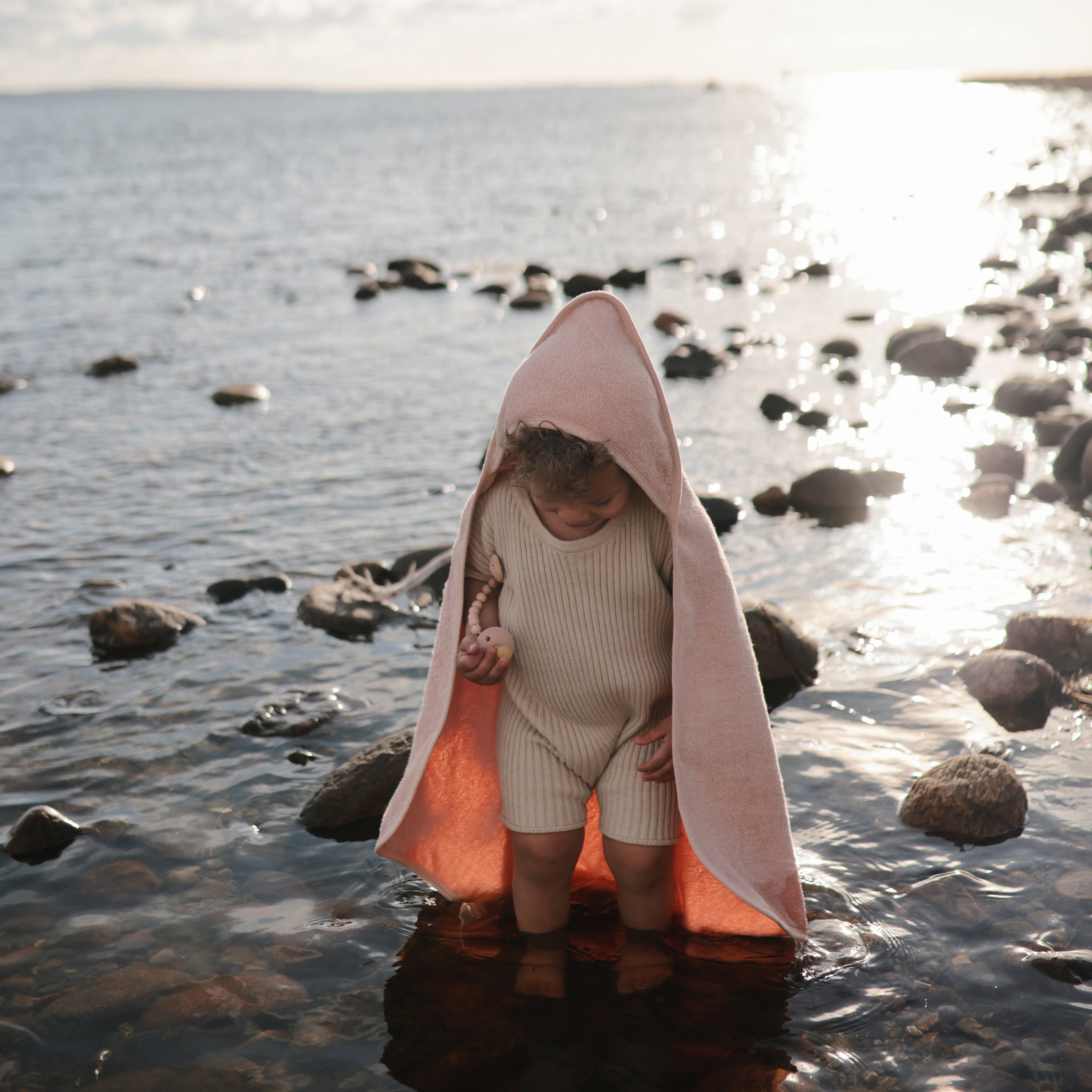 Mushie FRIGG Baby's First Pacifier Floral Heart (Blush) 4-Pack | Playroom Avenue