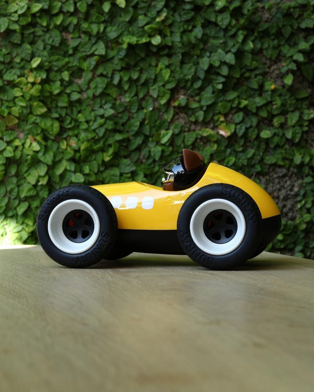 Playforever Car Egg Roadster SUNNYSIDER | Playroom Avenue