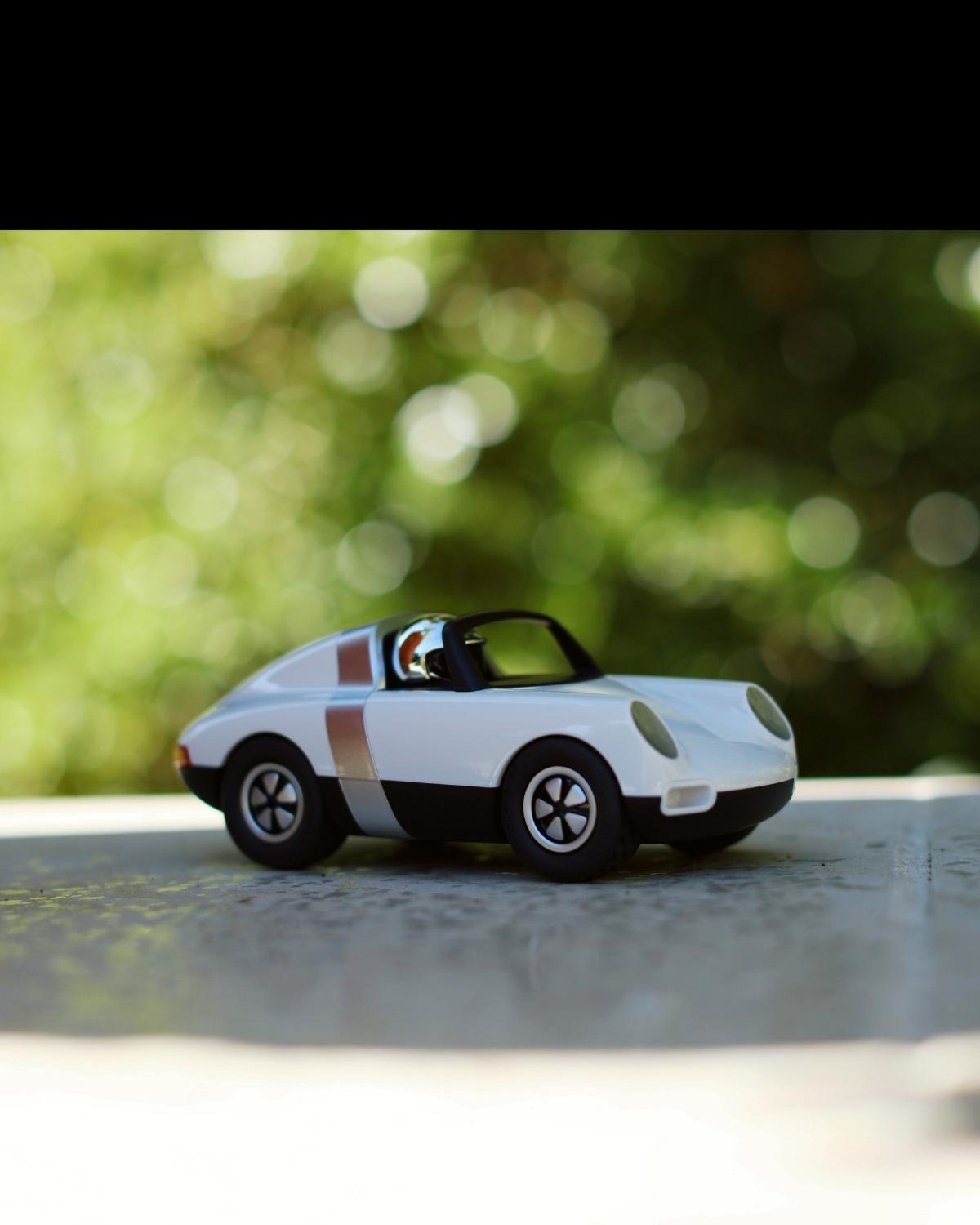 Playforever Car LUFT PFEIFFER White | Playroom Avenue