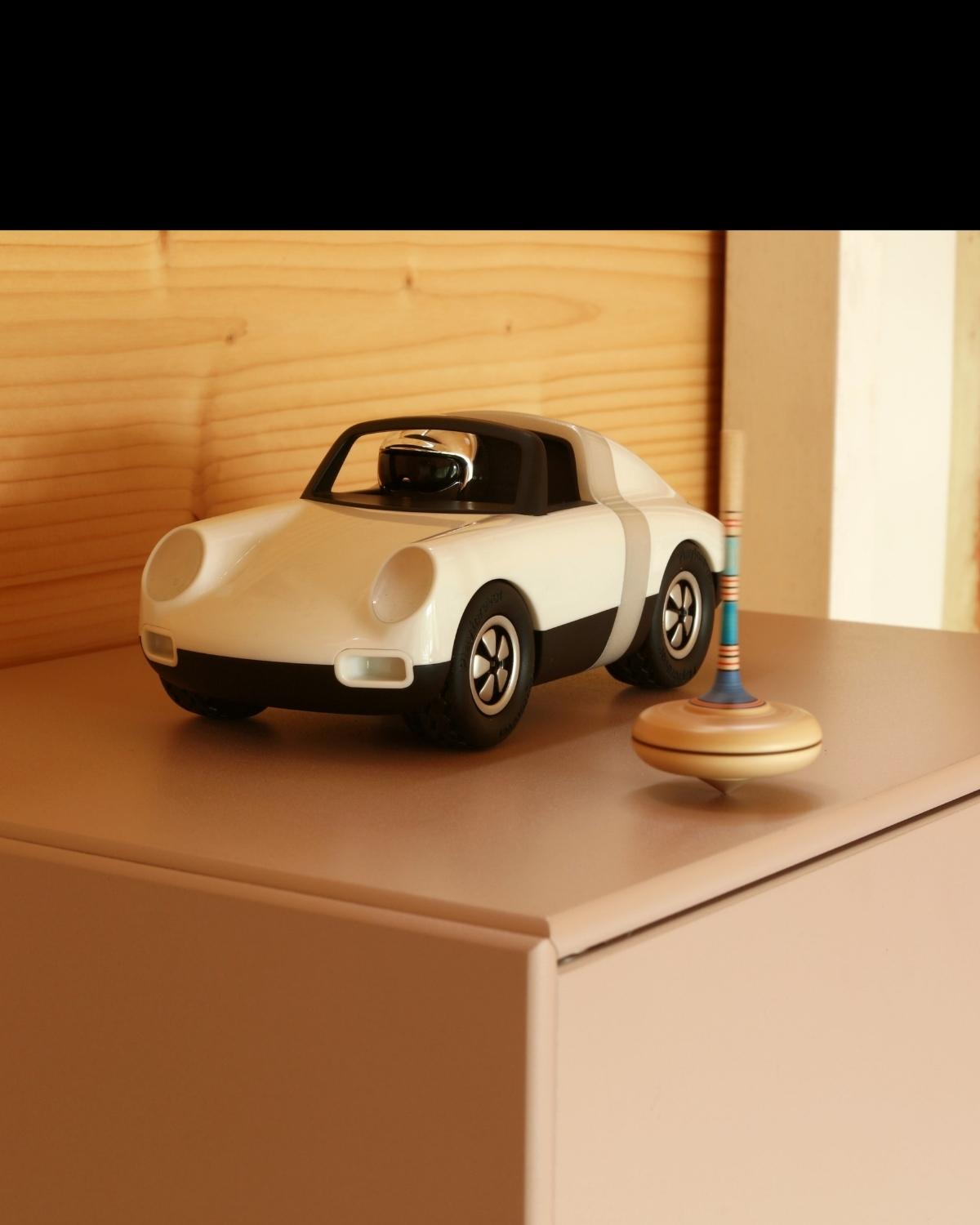 Playforever Car LUFT PFEIFFER White | Playroom Avenue
