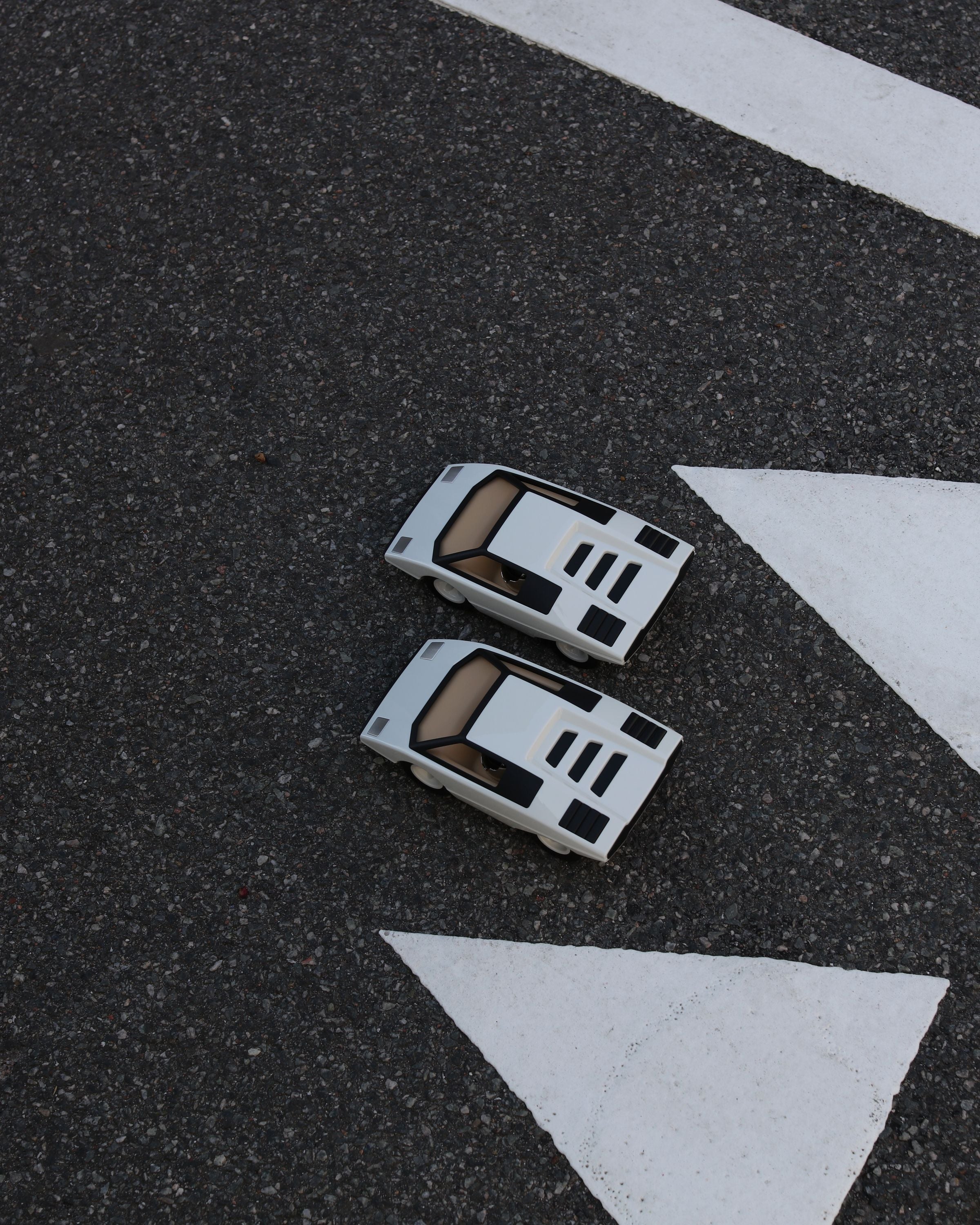 Playforever Car UFO COLOMBA White | Playroom Avenue