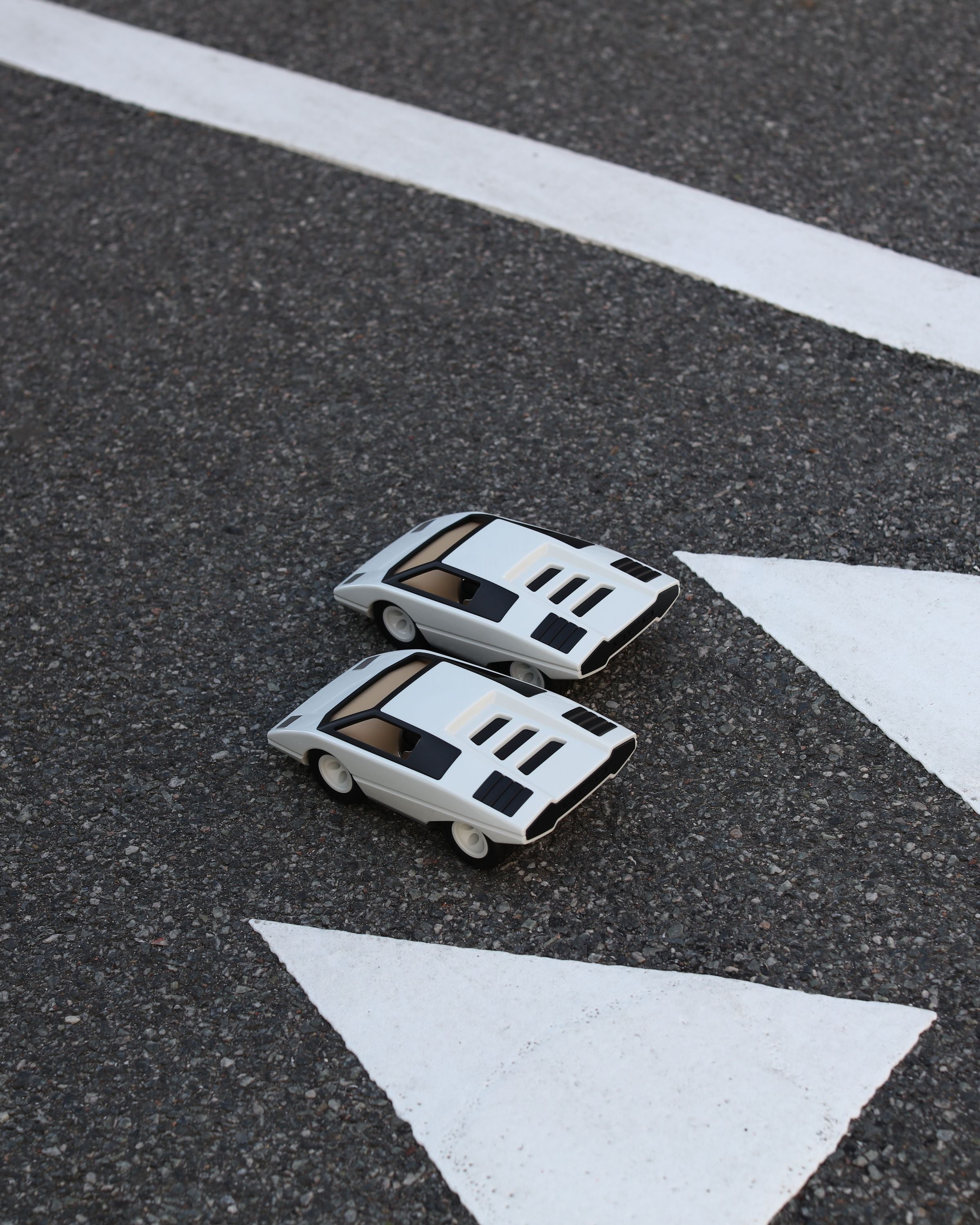 Playforever Car UFO COLOMBA White | Playroom Avenue