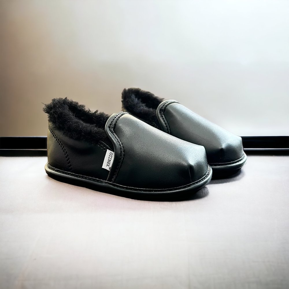Ozznek Shoes Black Slip-On Shoe Top with Faux-Fur Lining | Playroom Avenue
