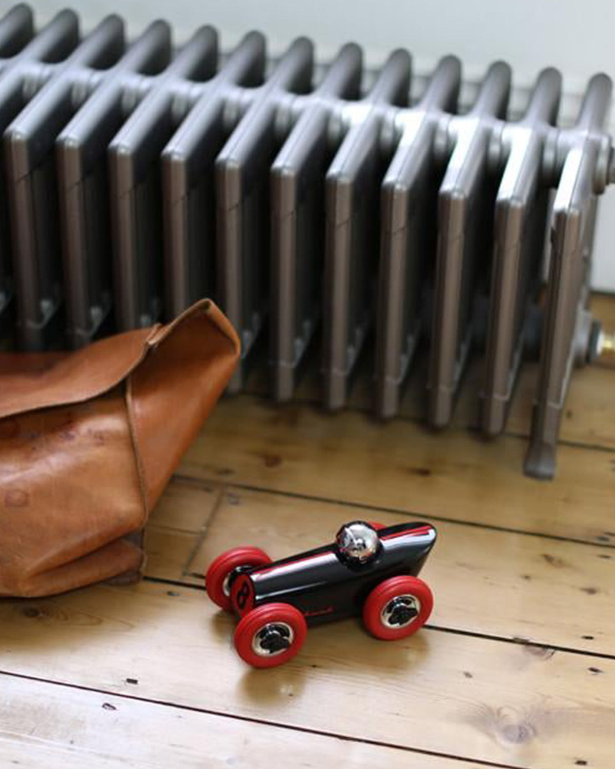 Playforever Car MIDI BUCK Black/Red | Playroom Avenue