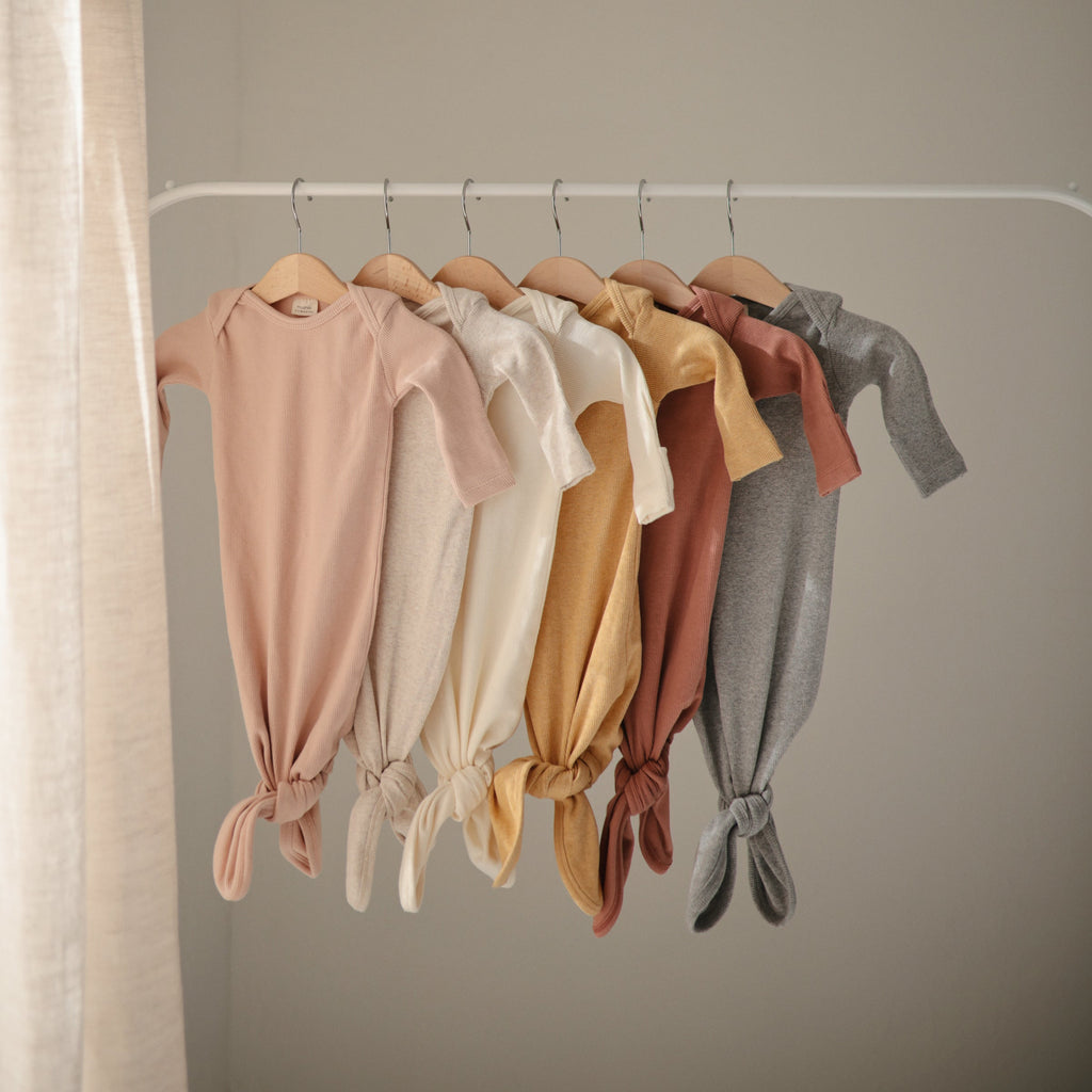 Mushie Ribbed Knotted Baby Gown + Beanie Set | Playroom Avenue
