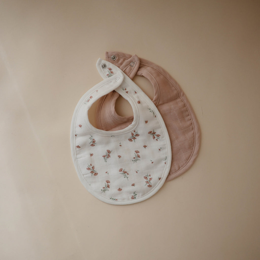 Mushie Muslin Bib | Playroom Avenue