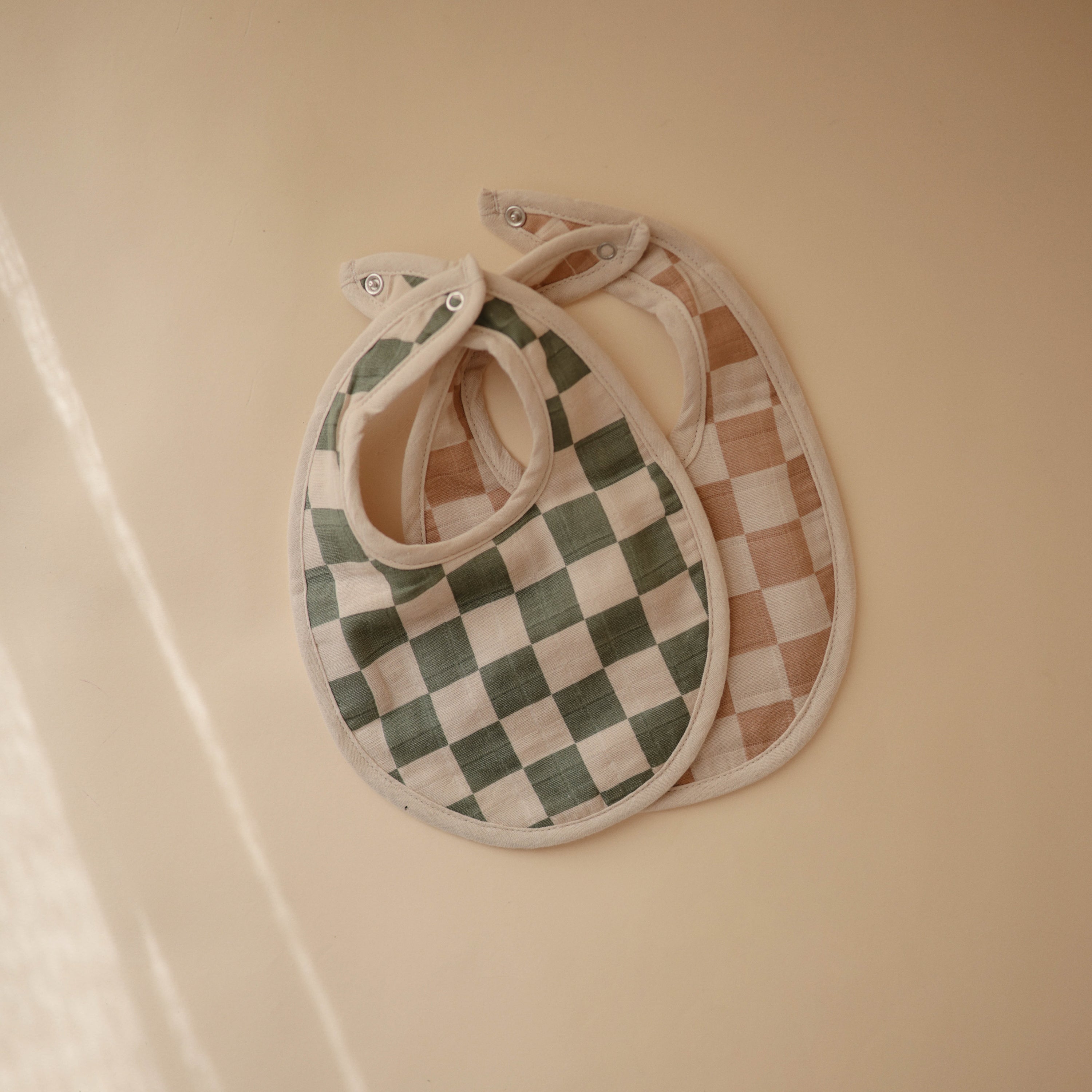 Mushie Muslin Bib | Playroom Avenue