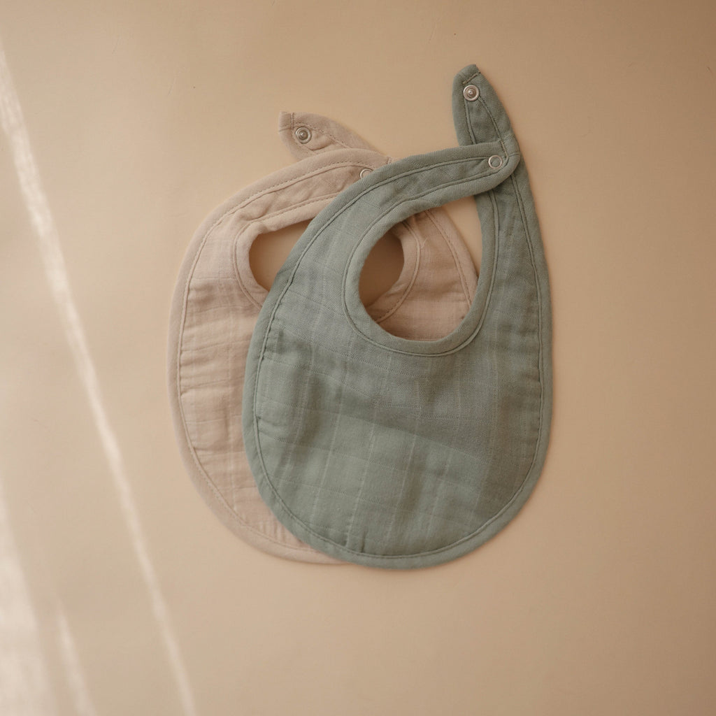Mushie Muslin Bib | Playroom Avenue