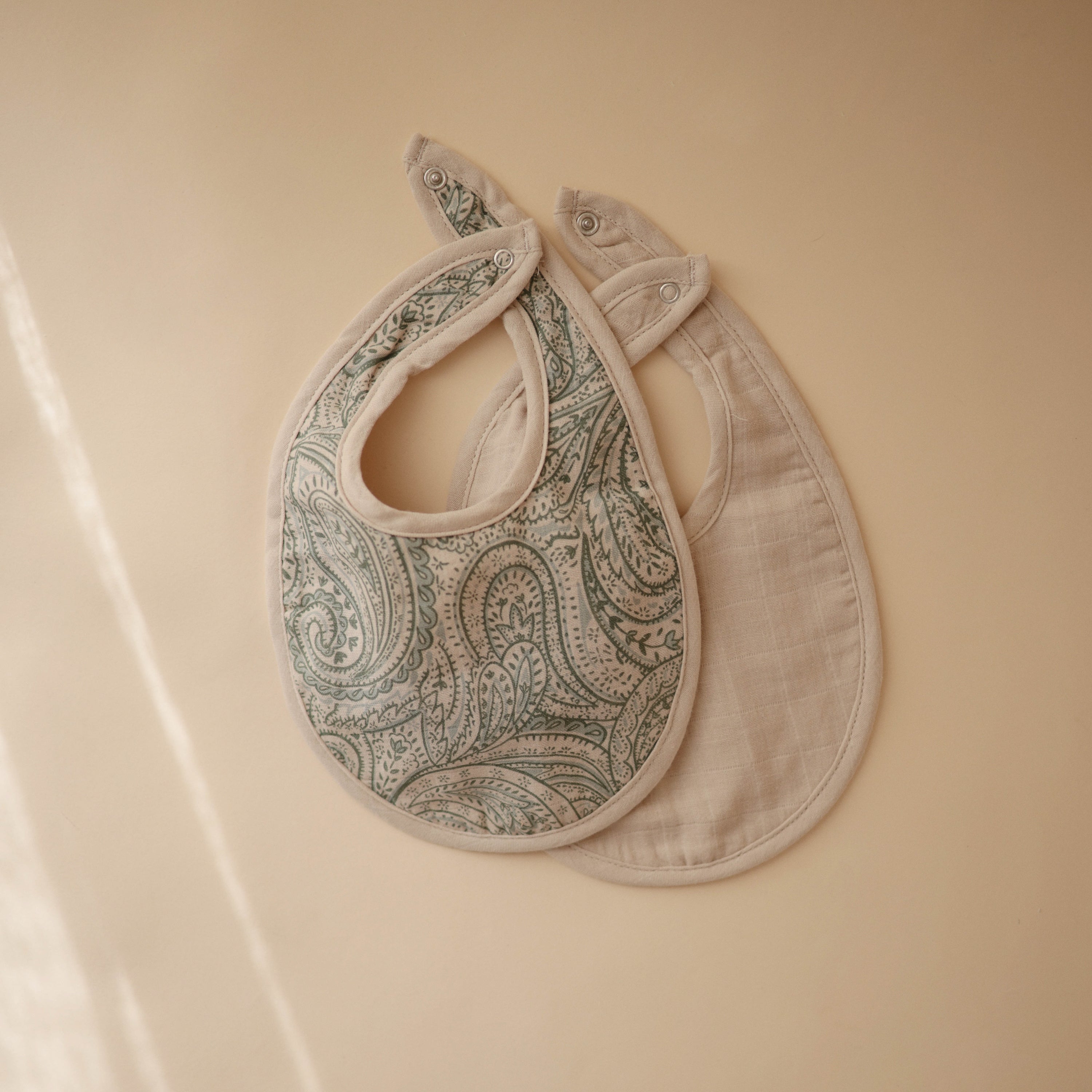 Mushie Muslin Bib | Playroom Avenue