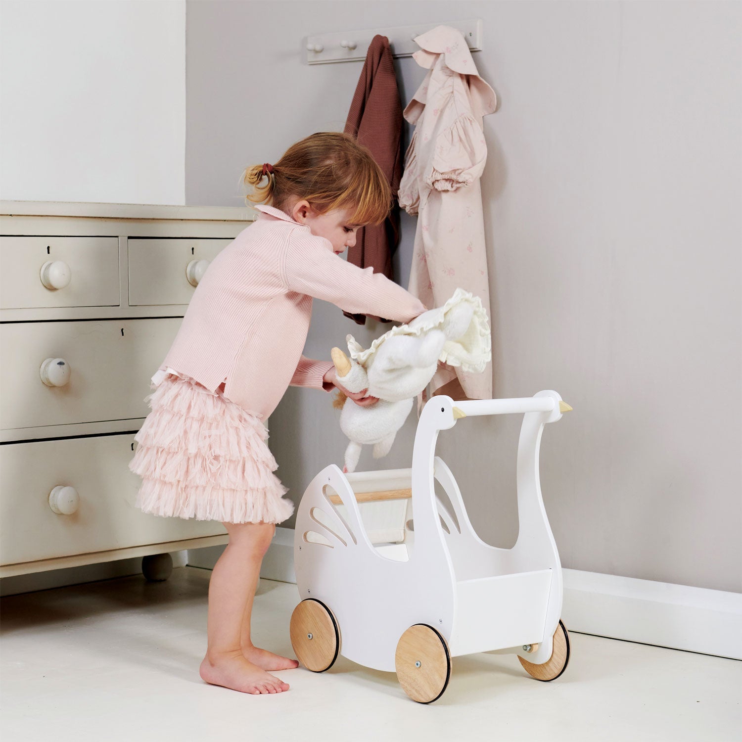 Tender Leaf Sweet Swan Pram | Playroom Avenue