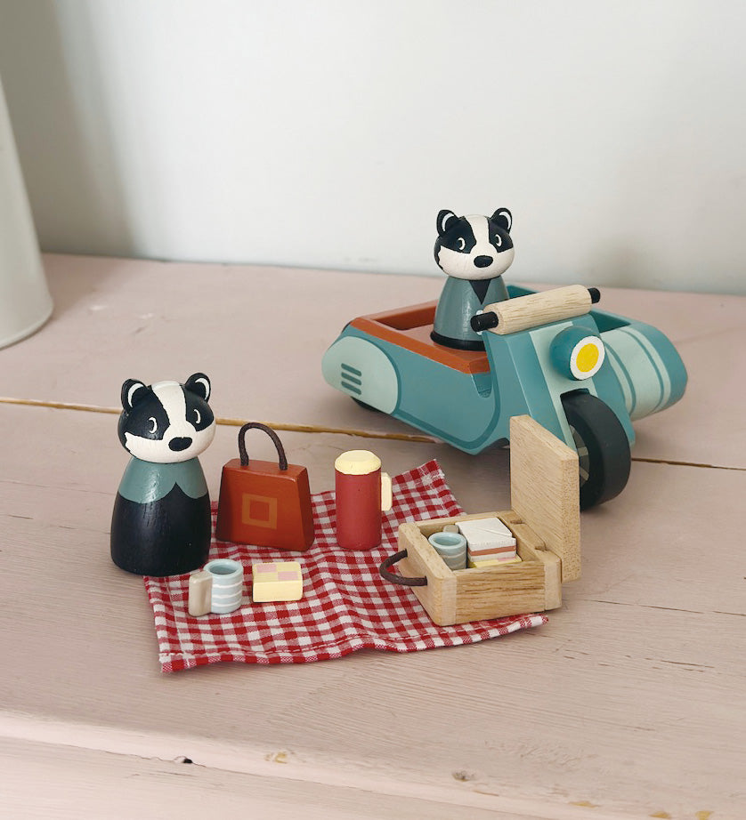 Tender Leaf Badger Picnic Motorbike Ride | Playroom Avenue