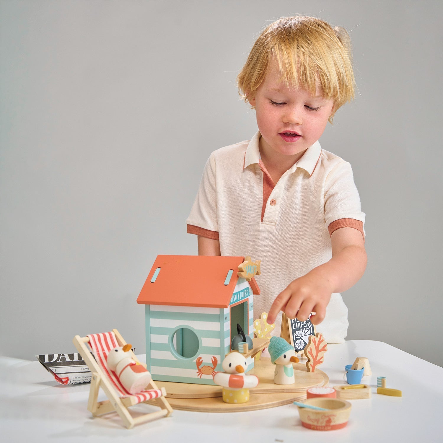 Tender Leaf Toys Sandy's Beach Hut