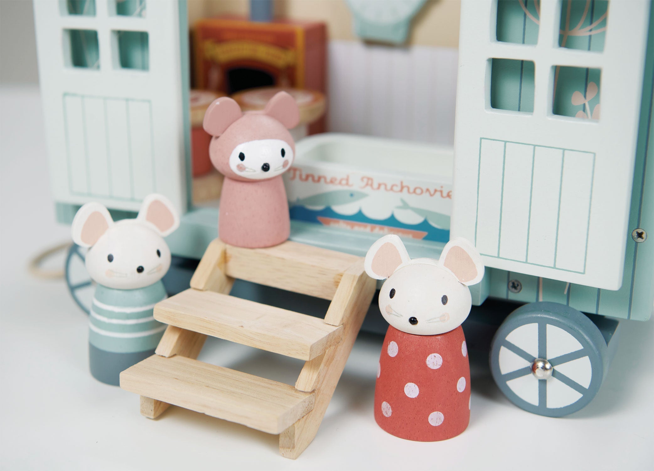 Tender Leaf Secret Meadow Shepherd’s Hut | Playroom Avenue