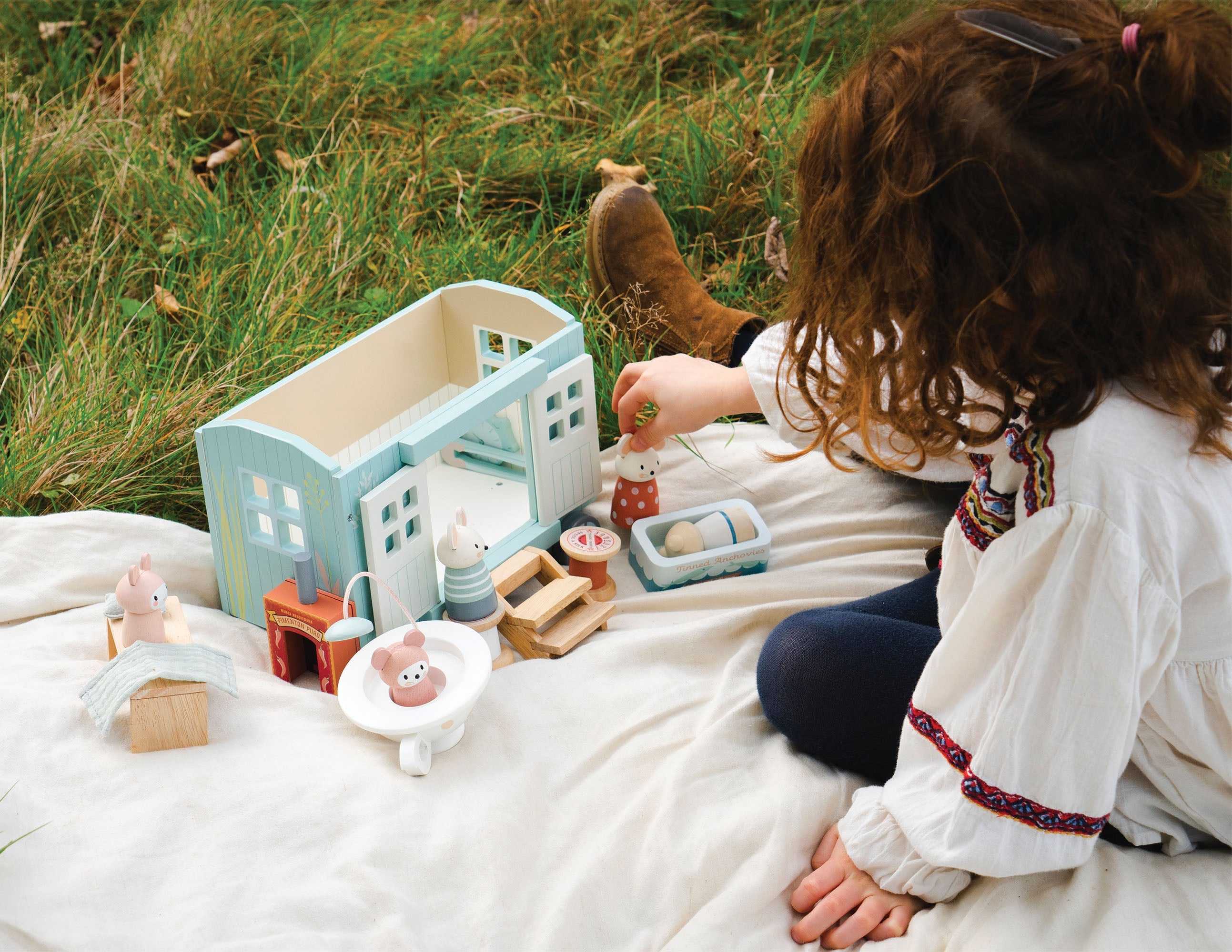 Tender Leaf Secret Meadow Shepherd’s Hut | Playroom Avenue