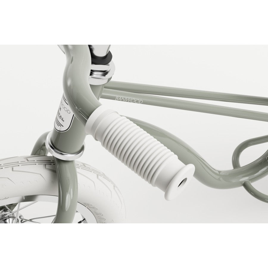Banwood Icon Vintage Balance Bike Green