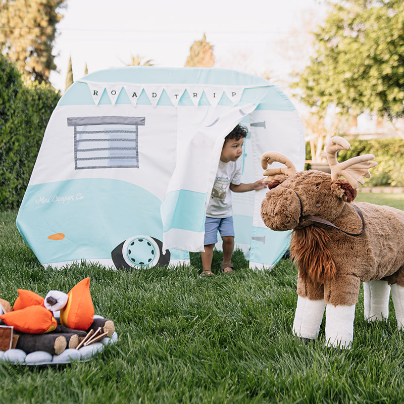 Wonder and Wise Blue Road Trip Camper | Playroom Avenue
