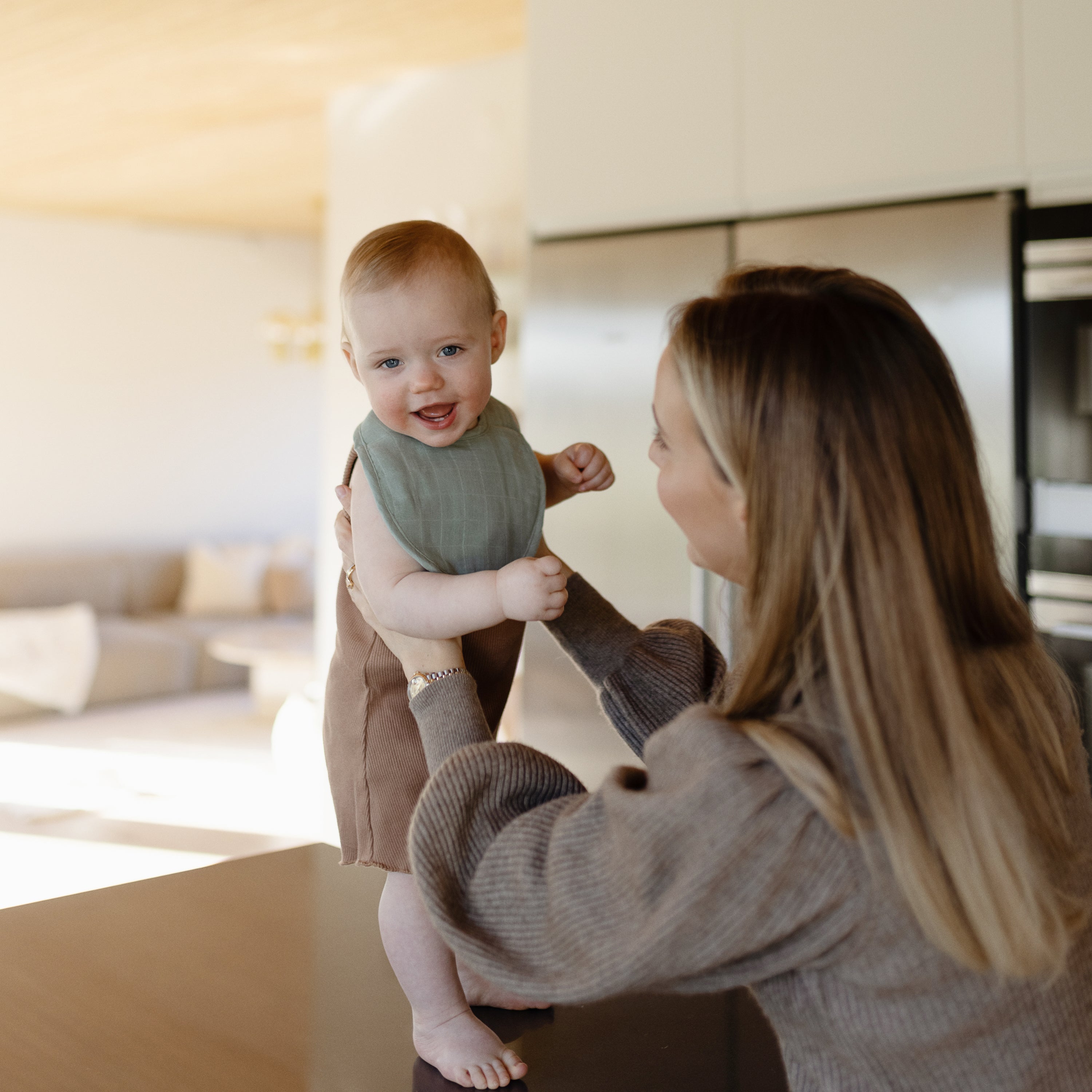 Mushie Muslin Bib | Playroom Avenue