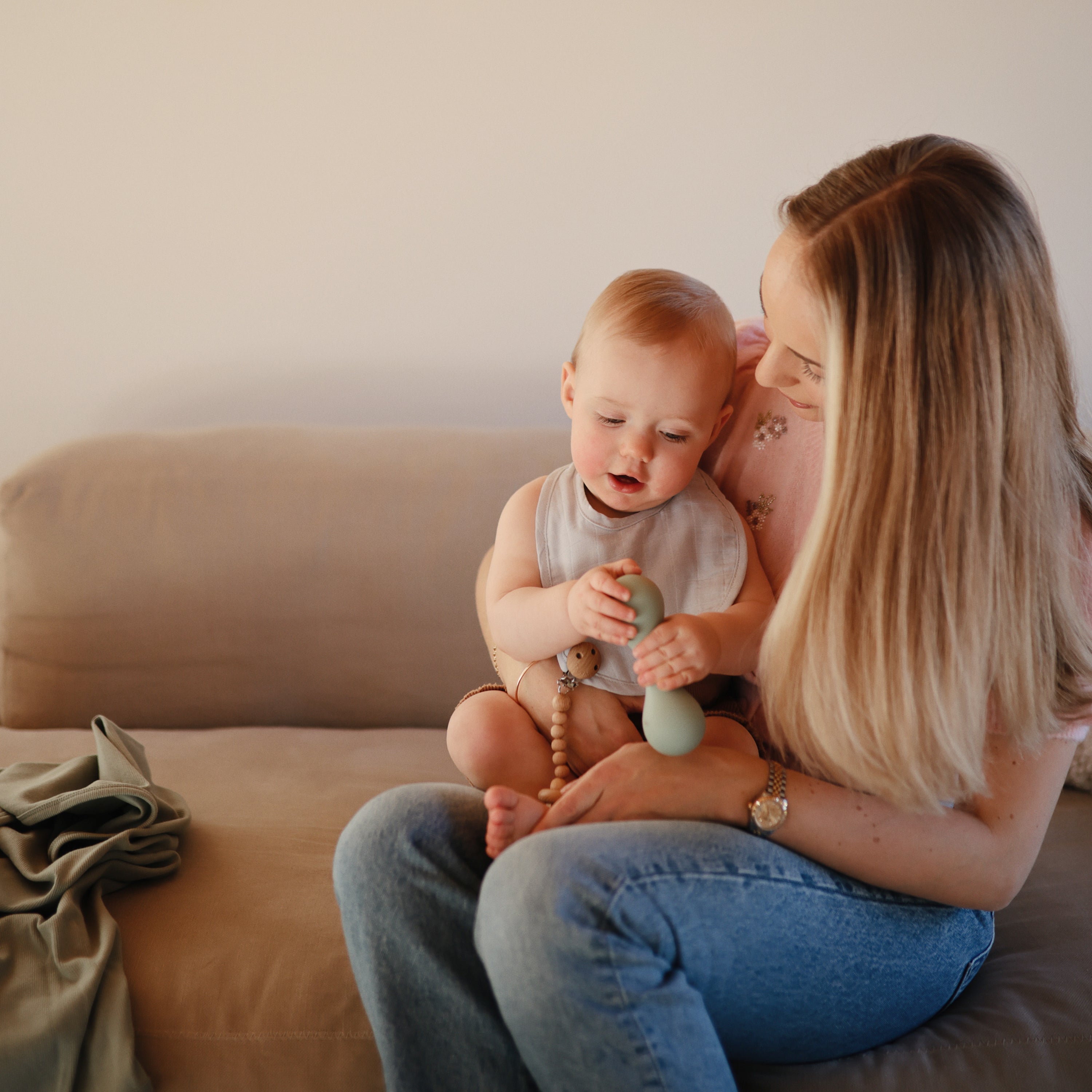 Mushie Muslin Bib | Playroom Avenue