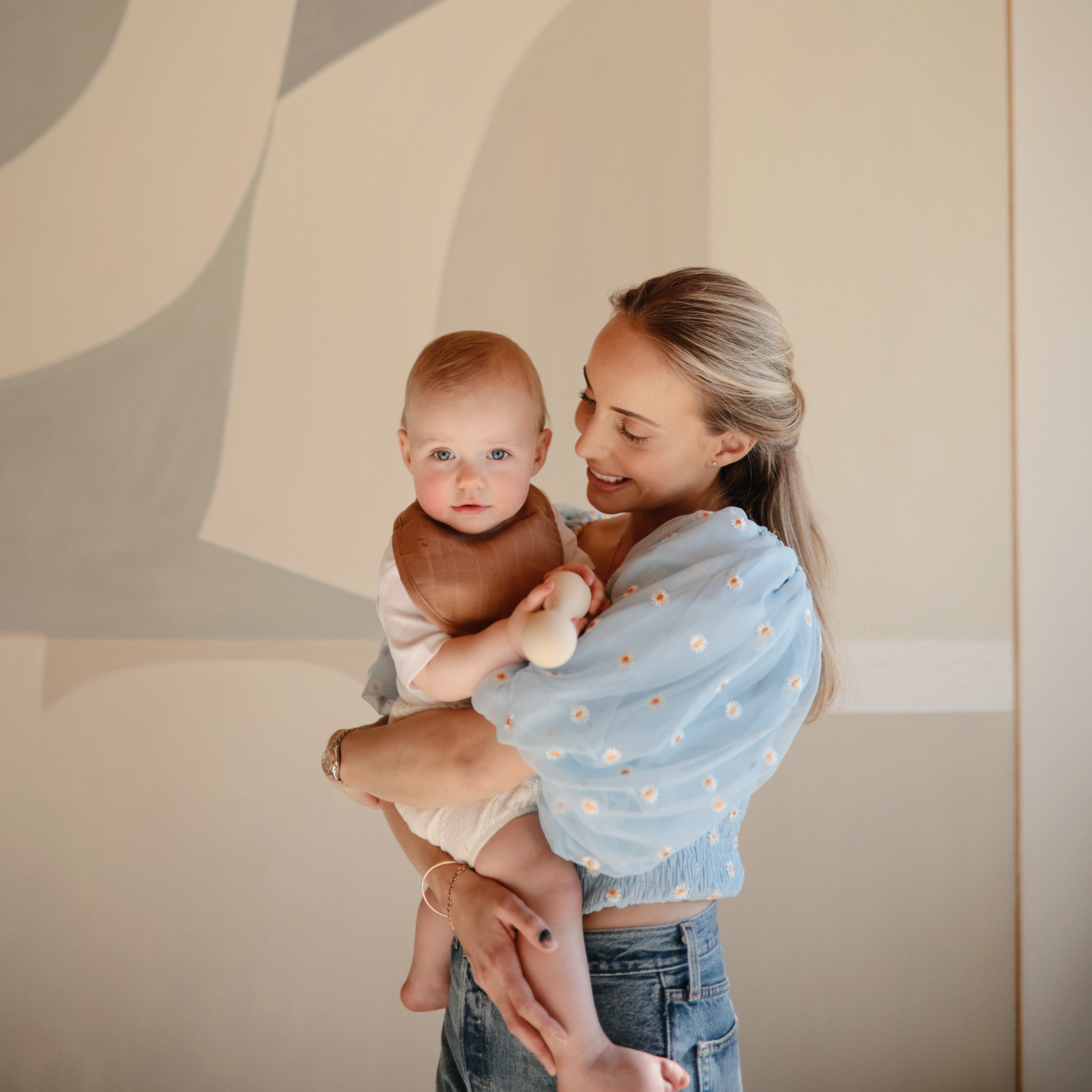 Mushie Muslin Bib | Playroom Avenue