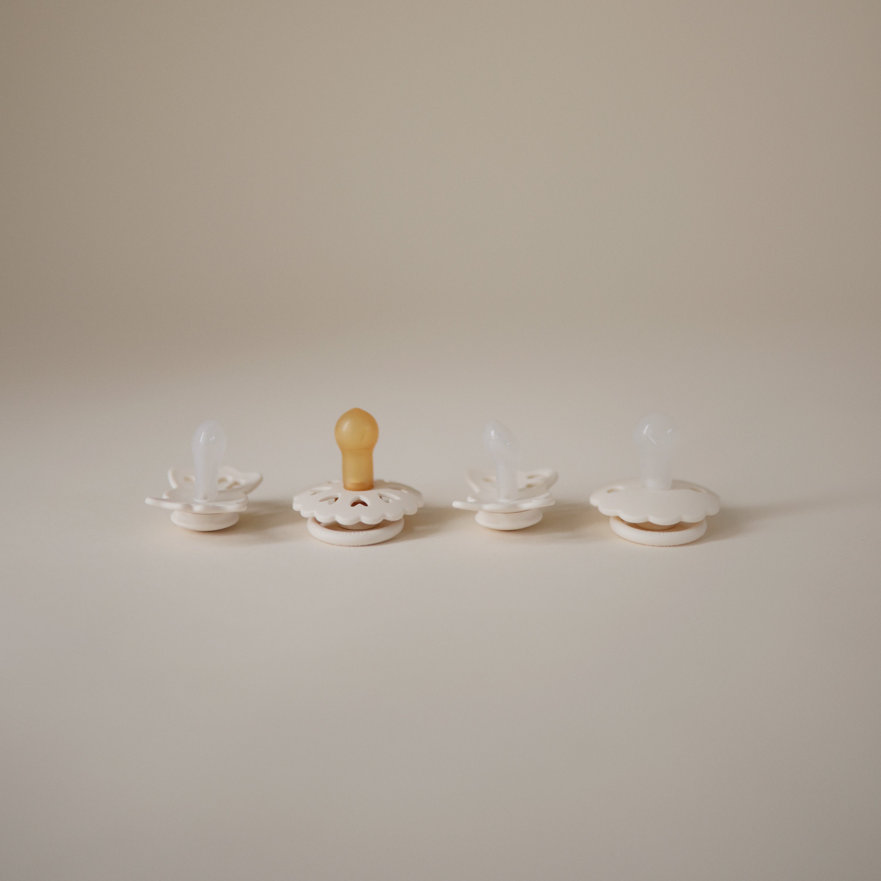 Mushie FRIGG Baby's First Pacifier Floral Heart (Cream) 4-Pack | Playroom Avenue