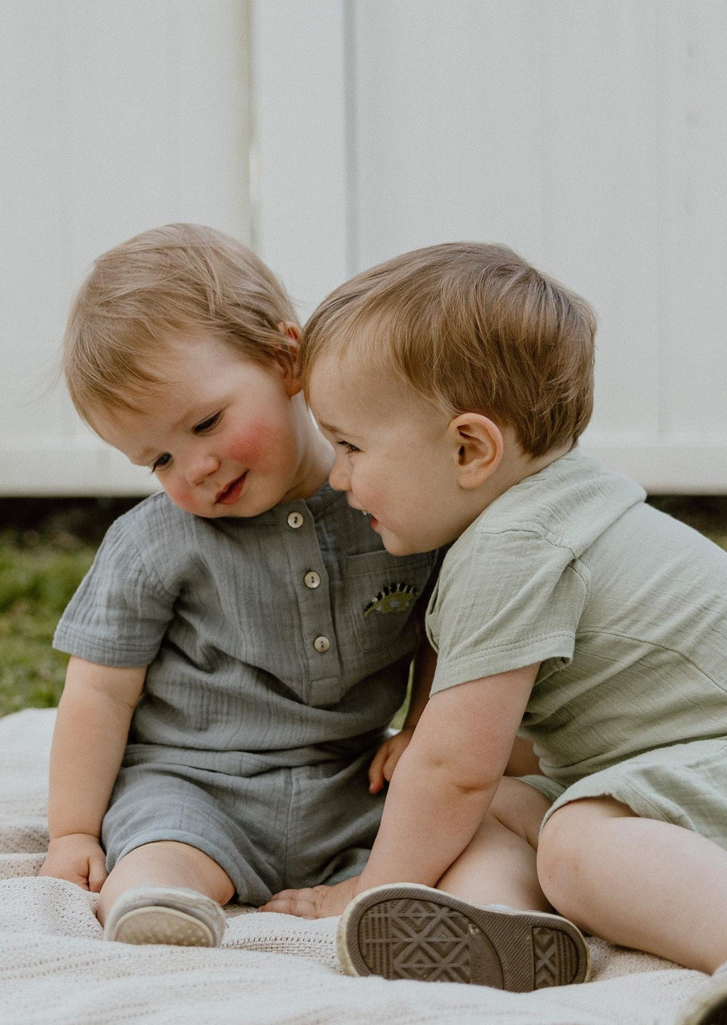 La Petit Lapin Cayden | Organic Muslin Petit Dino Set | Fog | Playroom Avenue