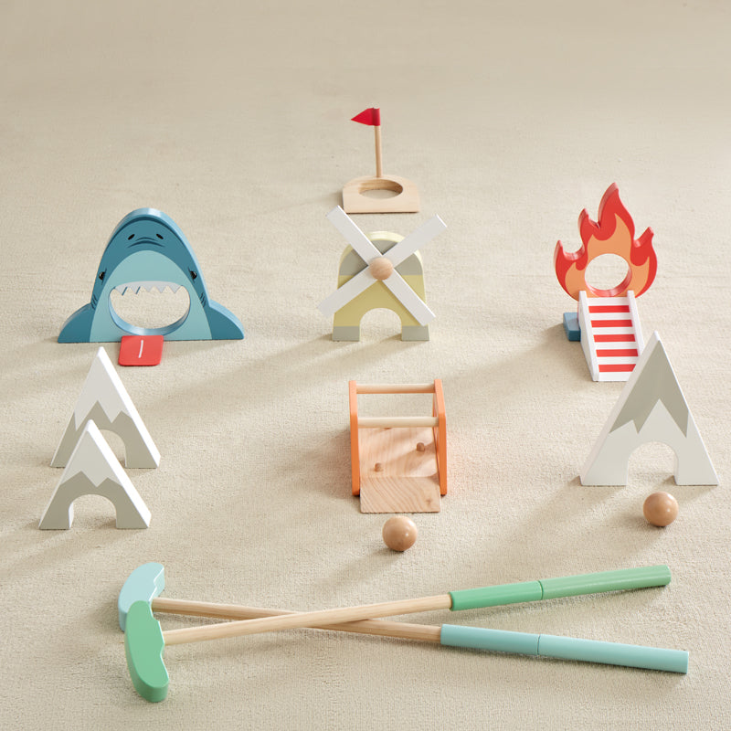 Wonder and Wise Putt Putt Golf | Playroom Avenue