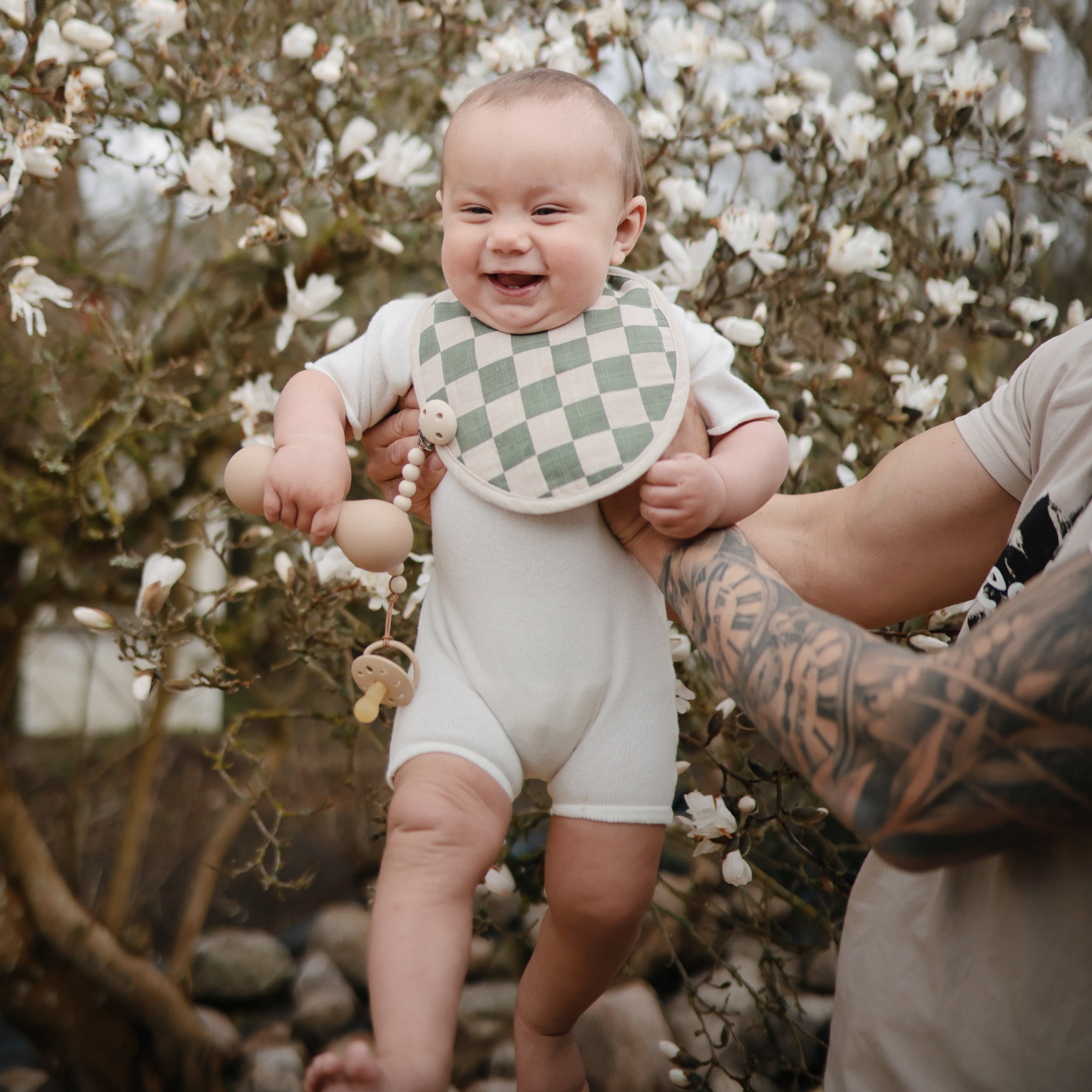 Mushie Muslin Bib | Playroom Avenue