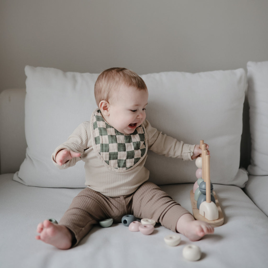 Mushie Muslin Bib | Playroom Avenue