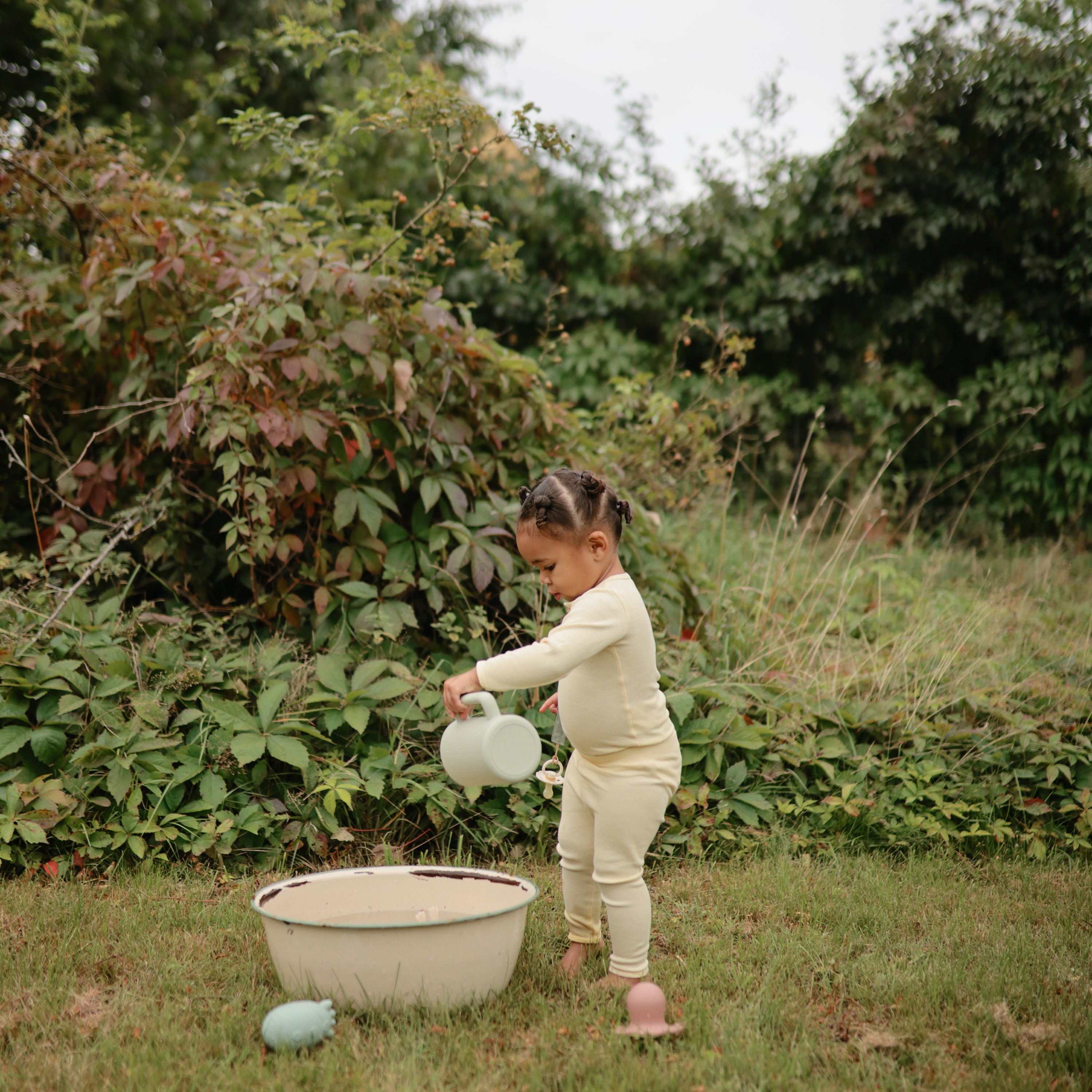 Mushie Bath Rinse Cup | Playroom Avenue