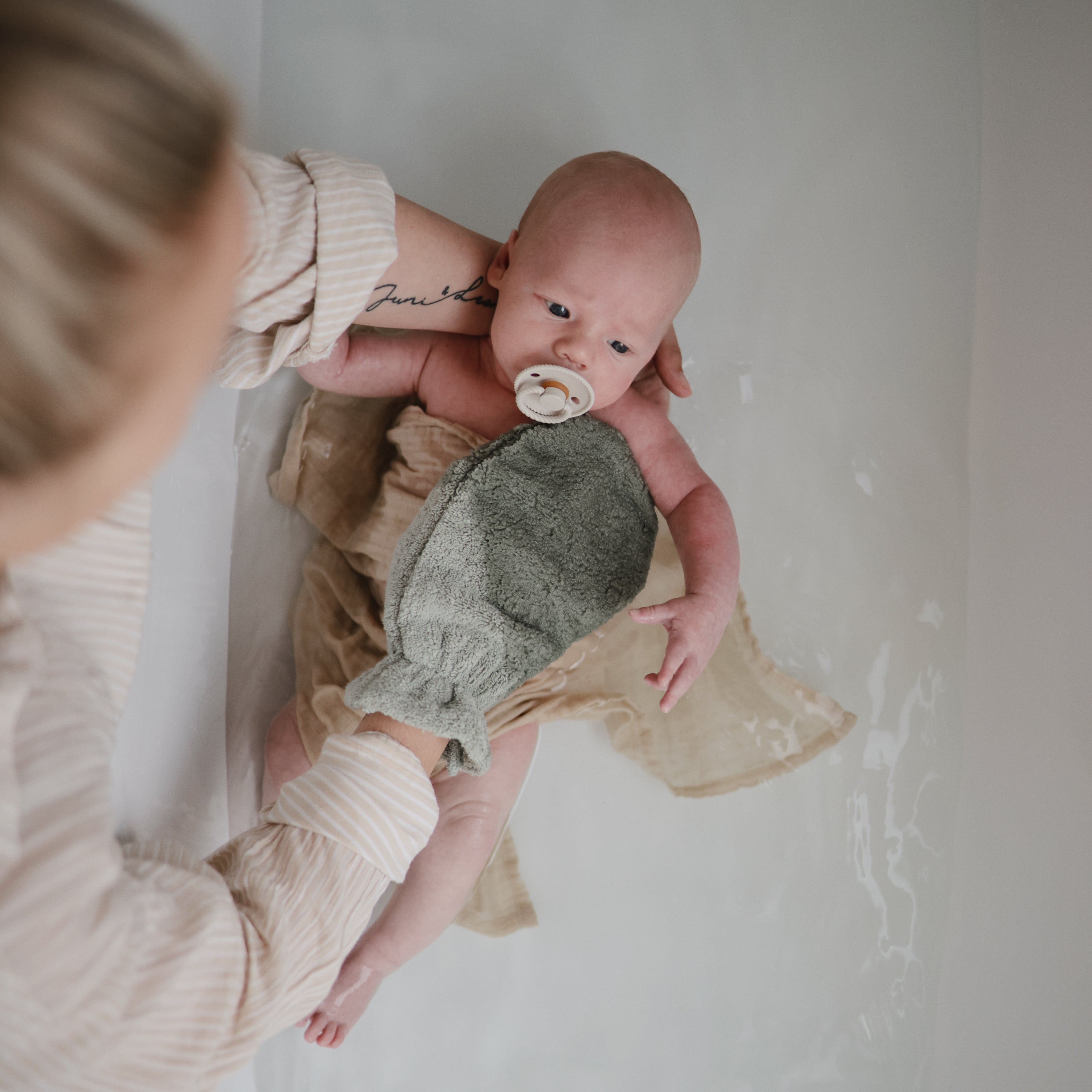 Mushie Organic Cotton Bath Mitt | Playroom Avenue