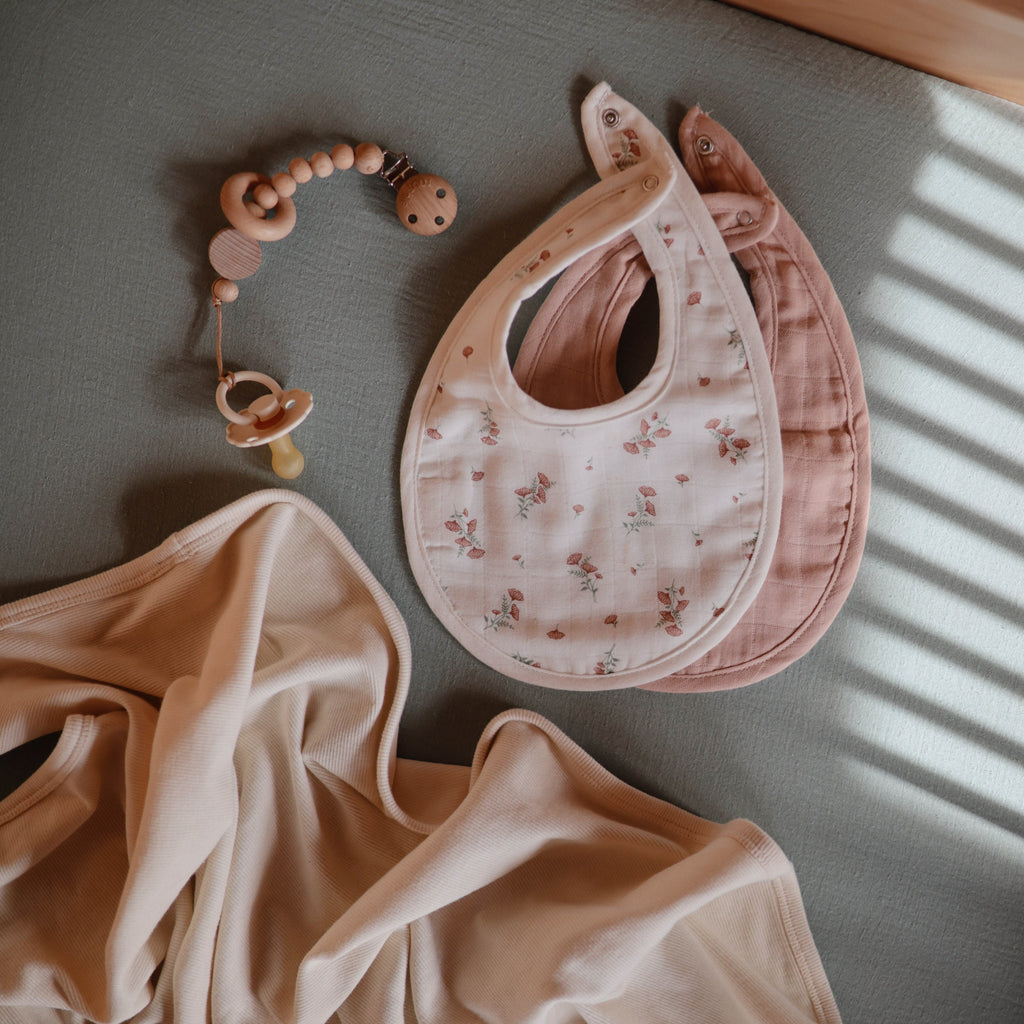 Mushie Muslin Bib | Playroom Avenue