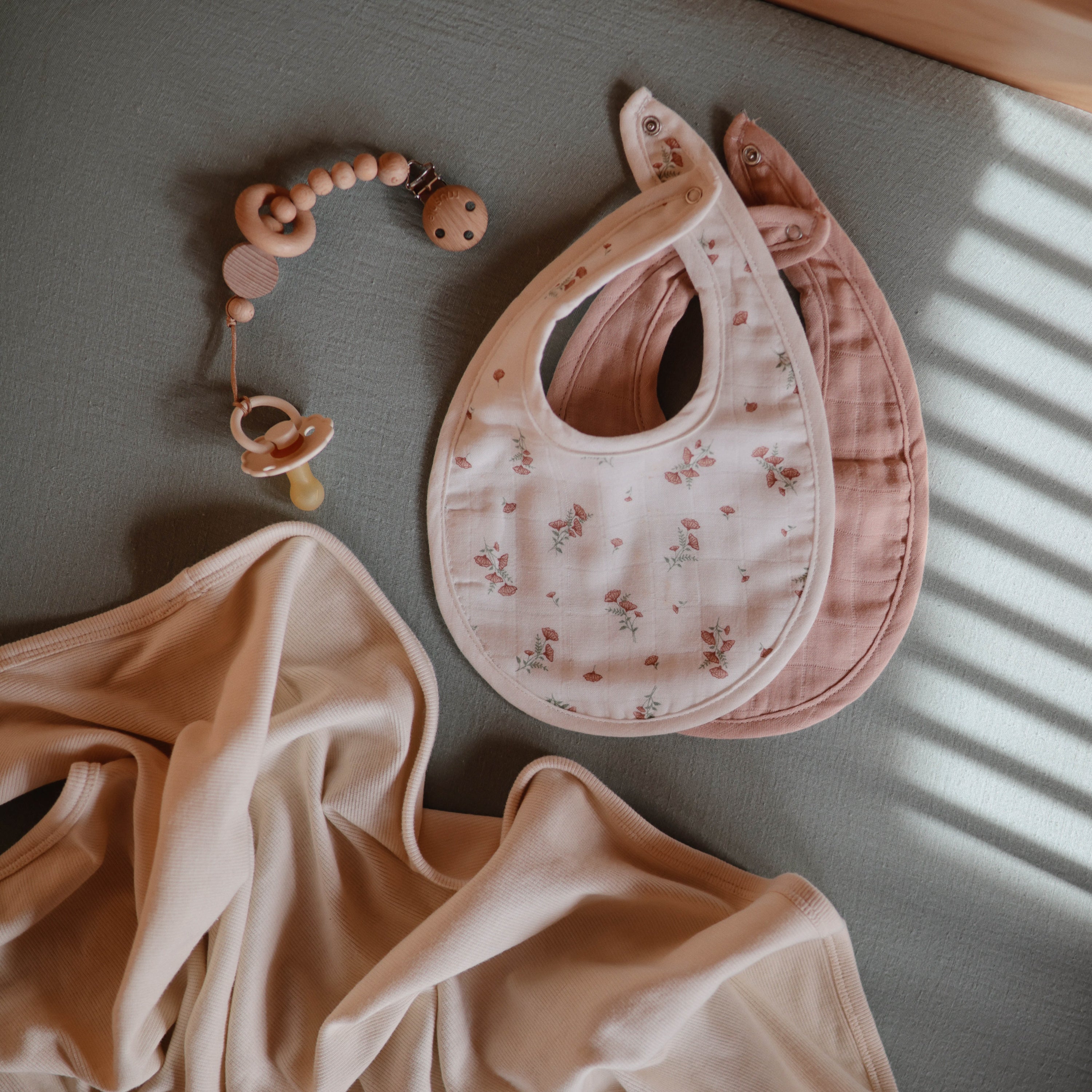 Mushie Muslin Bib | Playroom Avenue